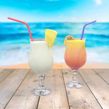 Bedrijfsfeest aan strand met cocktails - Coverband The Hits