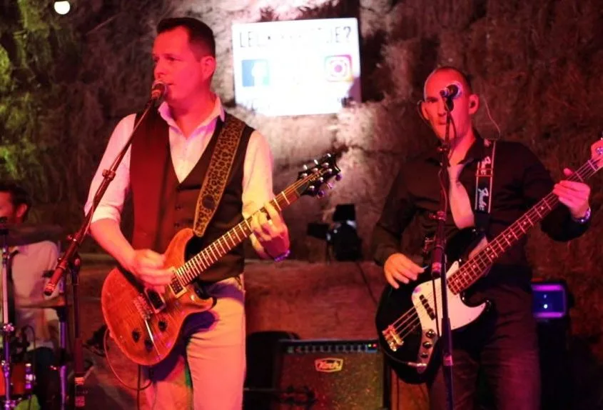 Gitaris Martijn van Coverband The Hits vertelt over muziek maken